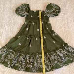 Girls  Olive Green Eyelet Flower Smocked Crown & Ivy Sz 6 Puff Sleeve Dress